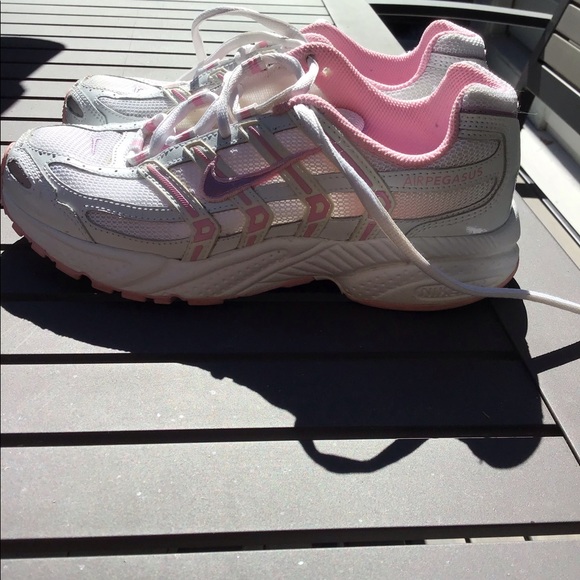 Ladies Nike Running shoes Nike Air size 5 - Picture 3 of 6